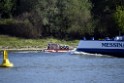 Schiff 1 Koeln in Hoehe der Koelner Zoobruecke P062